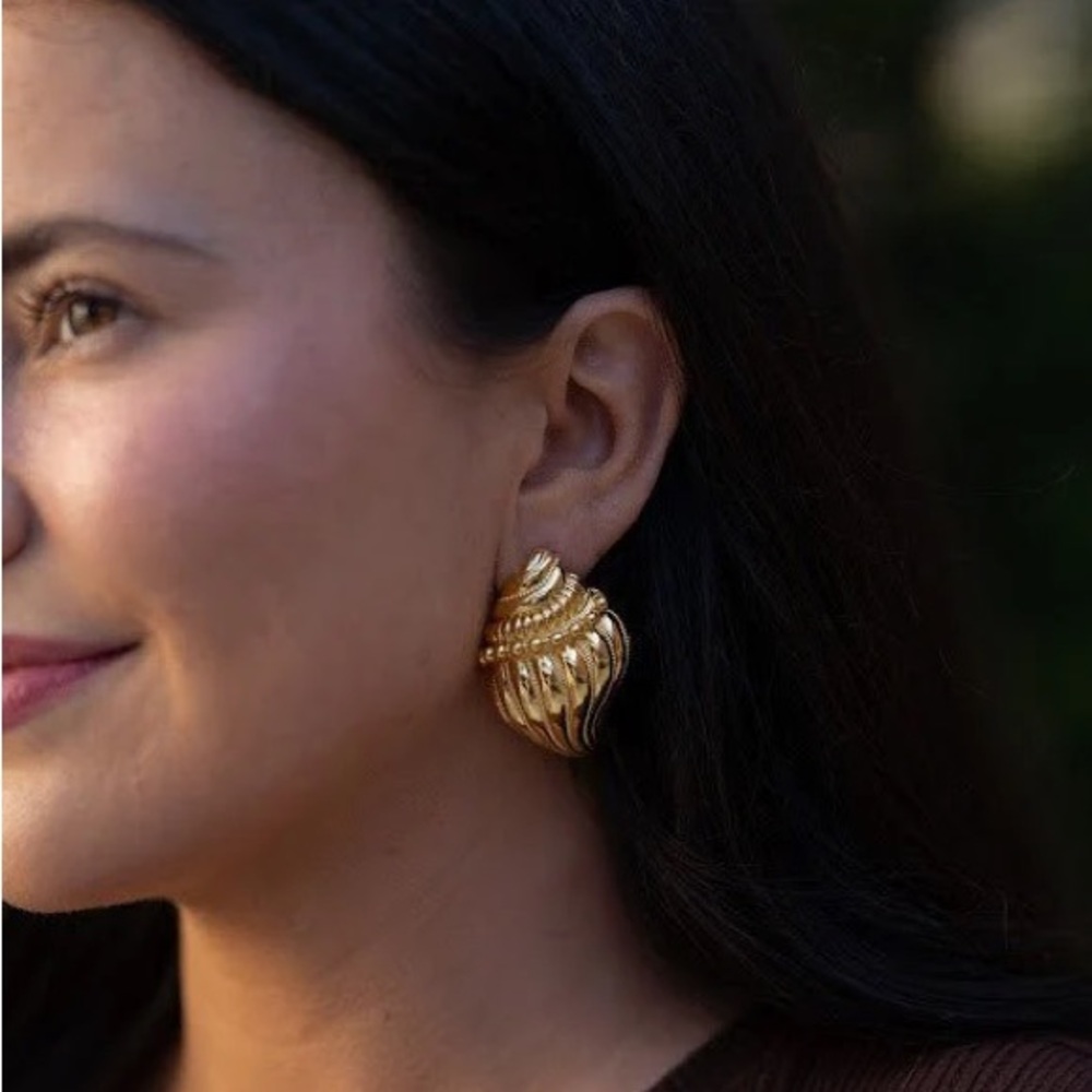 Lisi Lerch James Conch Shell Earring